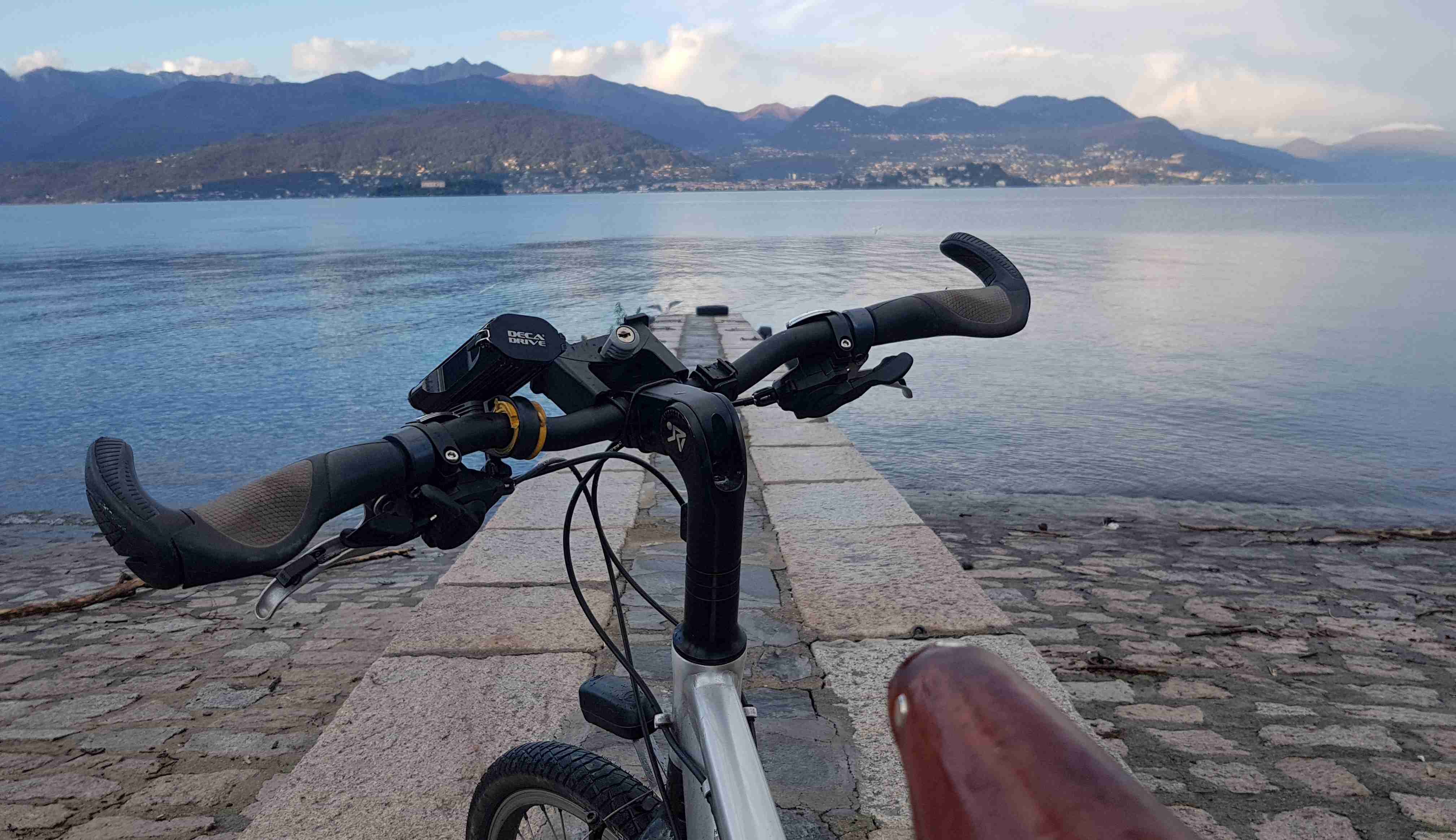 Cycling along Lake Maggiore western side with my old Koga Miyata